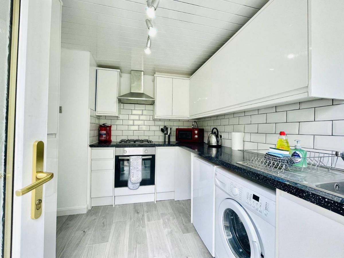 Central Hamilton House Bagian luar foto