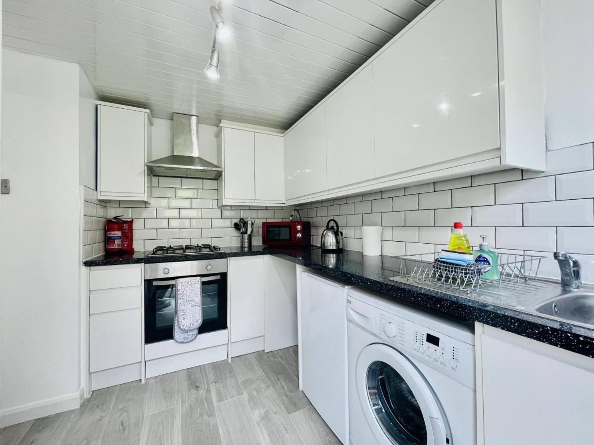 Central Hamilton House Bagian luar foto