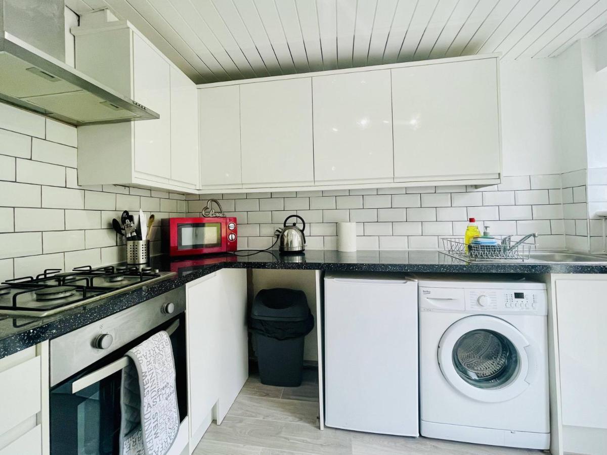 Central Hamilton House Bagian luar foto