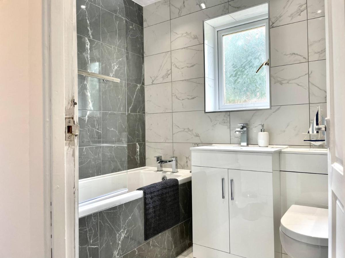 Central Hamilton House Bagian luar foto