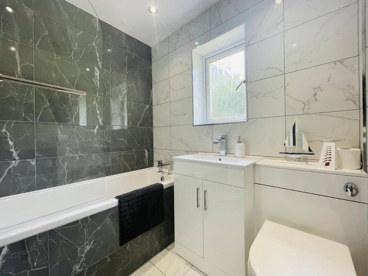Central Hamilton House Bagian luar foto