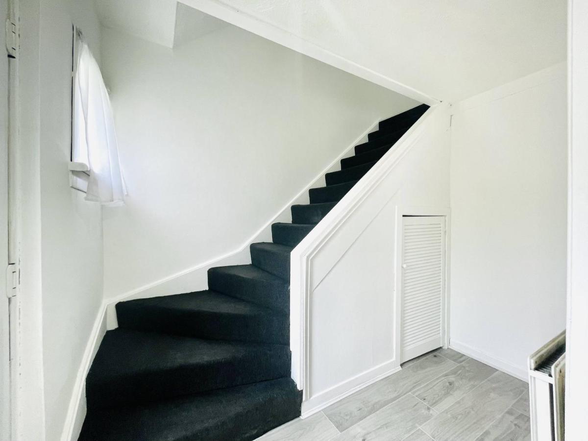Central Hamilton House Bagian luar foto