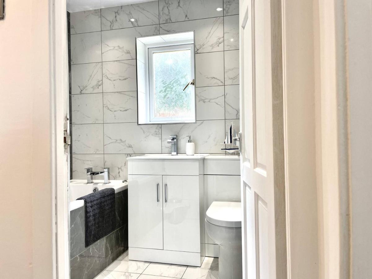 Central Hamilton House Bagian luar foto